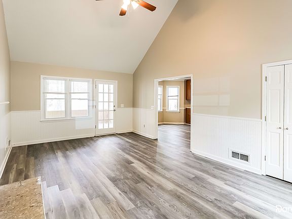 4th image of 2090 Breconridge Dr SW