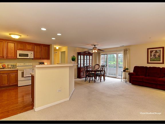 3rd image of 714 W 63rd St Unit 104