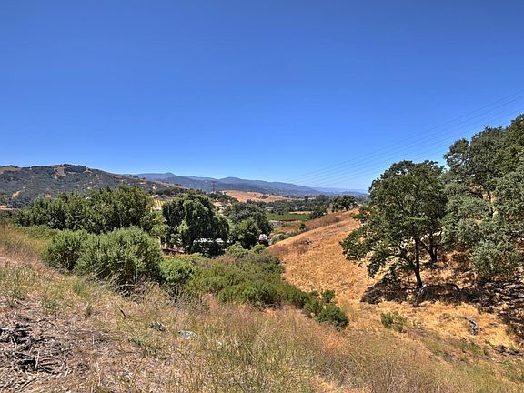 3rd image of 22605 Country View Ln