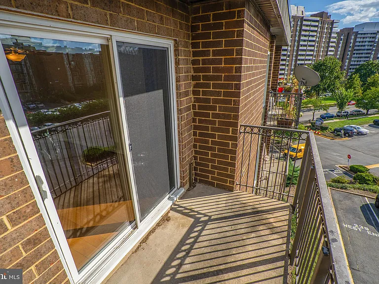 75 S Reynolds St #403 — Photo 26
