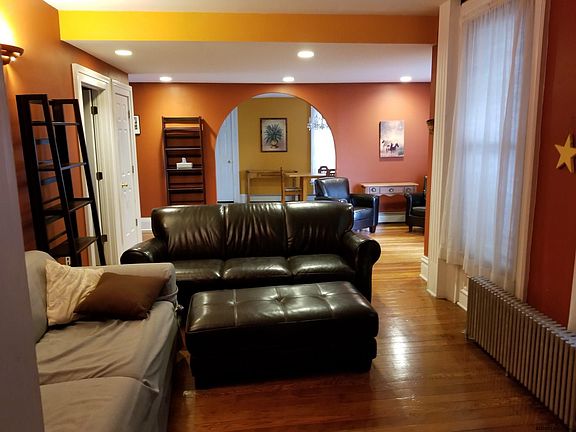 2nd image of 190 Circular St Unit 1