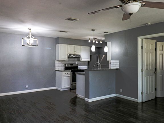 2nd image of 2301 Tern Cir #B