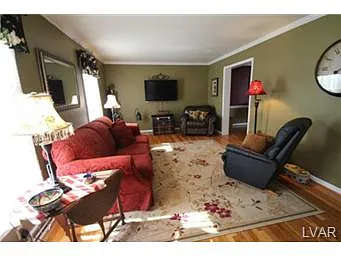 4737 Waterfall Dr photo 1