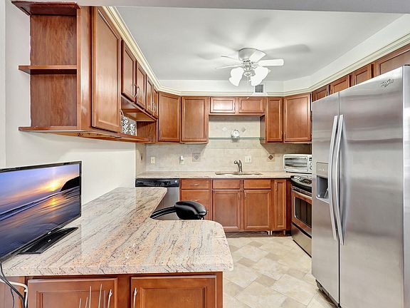 5th image of 349 Wellington H