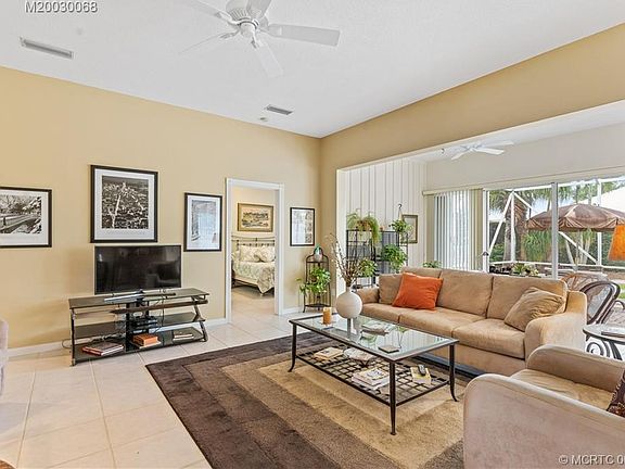 4th image of 2257 SW Mayflower Dr