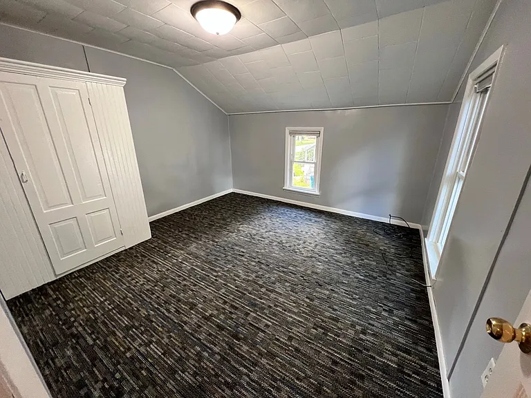 320 W Henry St #2 — Photo 2