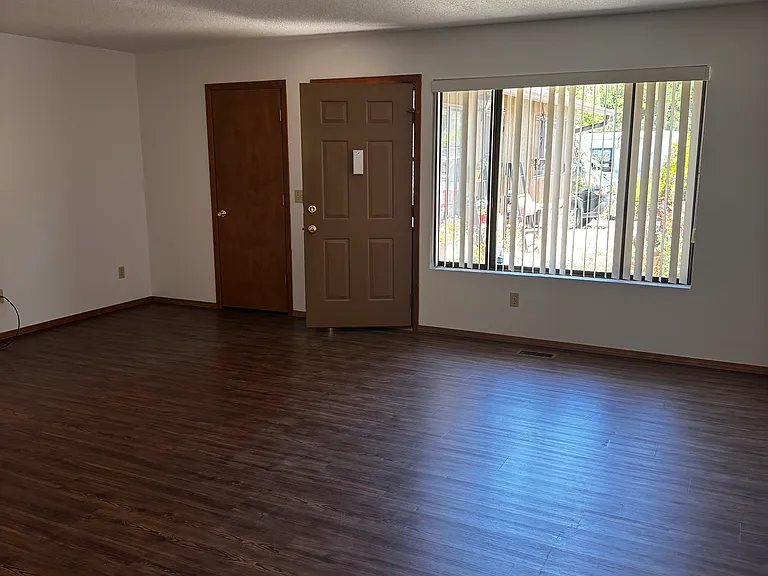 1221 Lewis St #2 — Photo 4