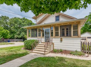 120 N 6th Ave, St Charles, IL