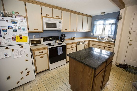 2nd image of 923 Fox Hollow Dr #923