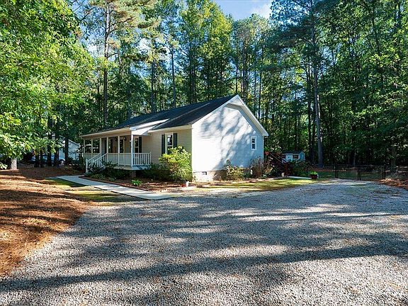 2nd image of 113 Plantation Rd