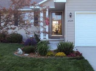 2624 Bent Ridge Ct, Des Moines, IA 50320