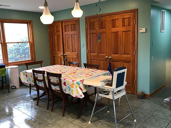 Dining area adjacent to kitchen