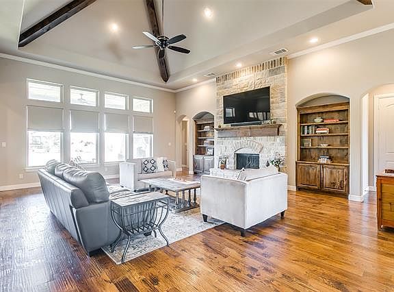 4th image of 229 Bearclaw Cir