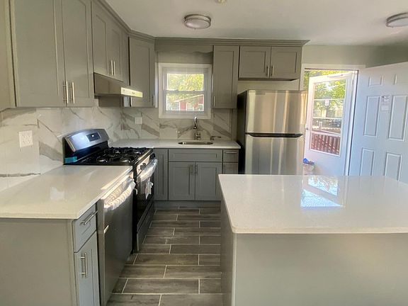 5th image of 256 Hillcrest St #1F