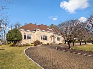4 Laura Dr, Cedar Grove, NJ 07009