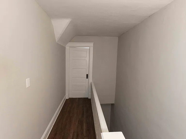 1374 Gladys Ave — Photo 14