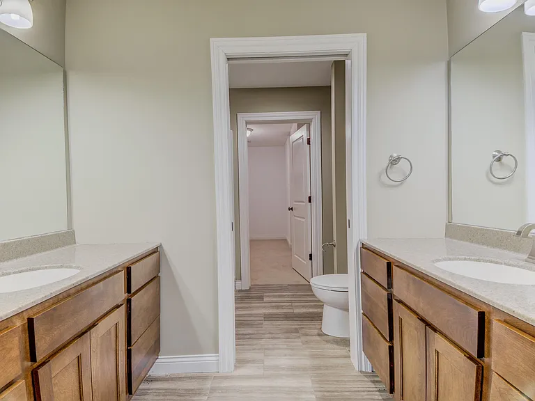 108 Corcoran Dr — Photo 15