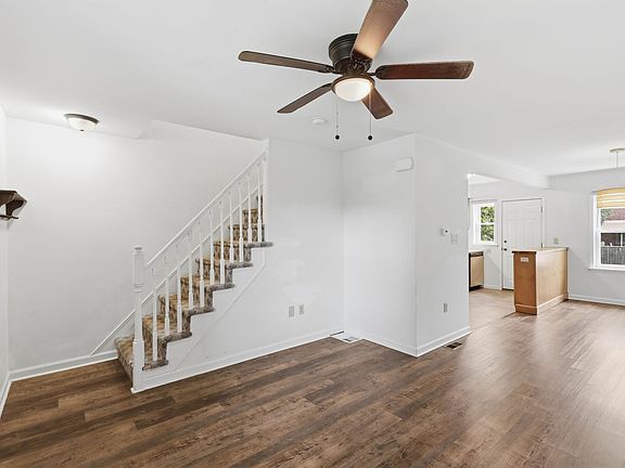 3rd image of 554 Hand Ave