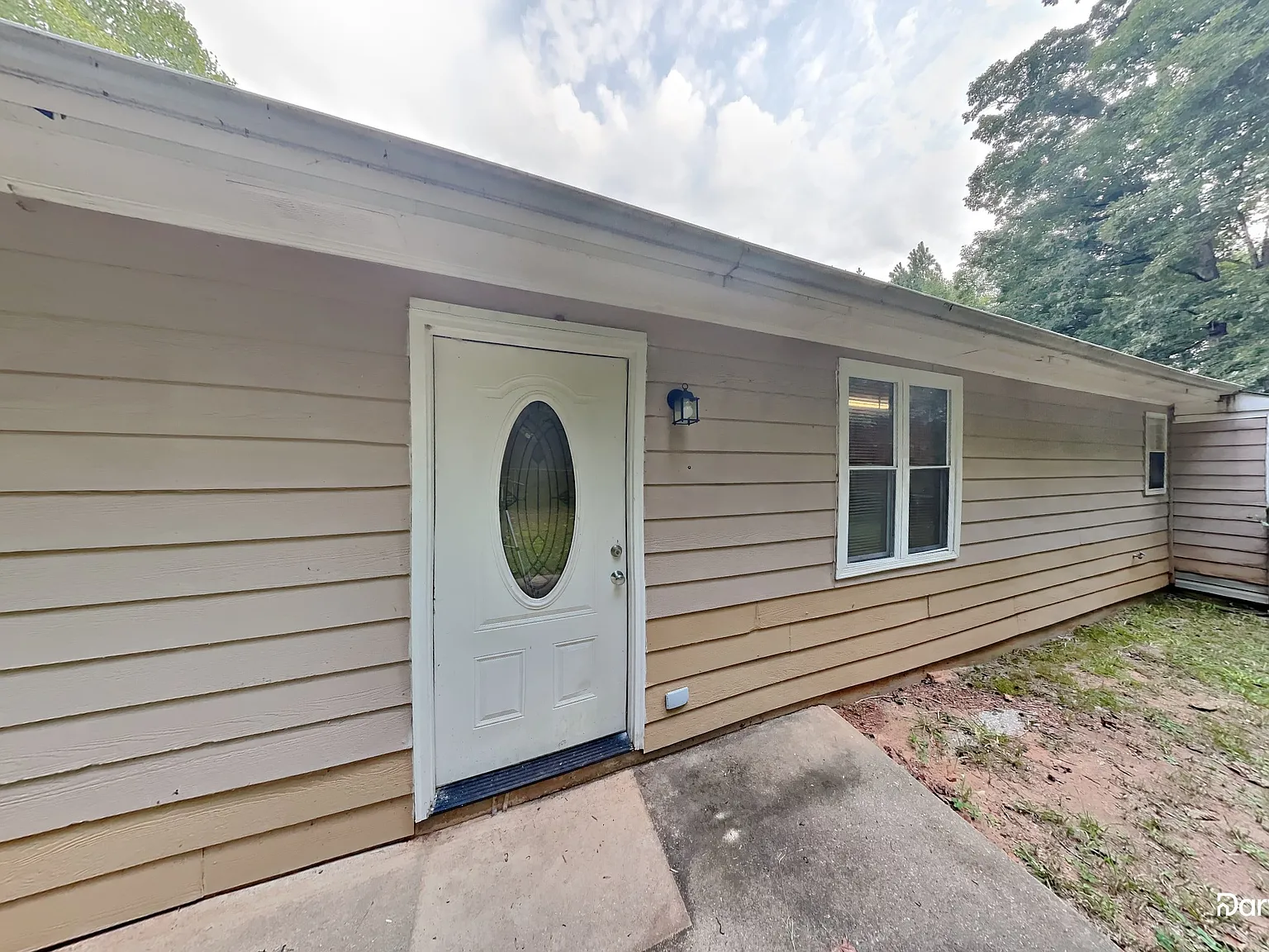 3 bed, 2.0 bath, 1833 sqft, $1,765 — Photo 2
