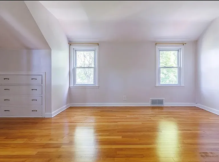 107 Woodlawn Ter — Photo 16