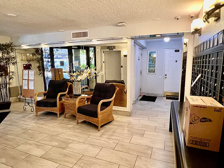 1850 Homewood Blvd #2070 — Photo 38