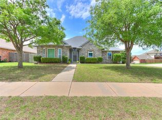 1400 NW 9th St, Moore, OK 73170