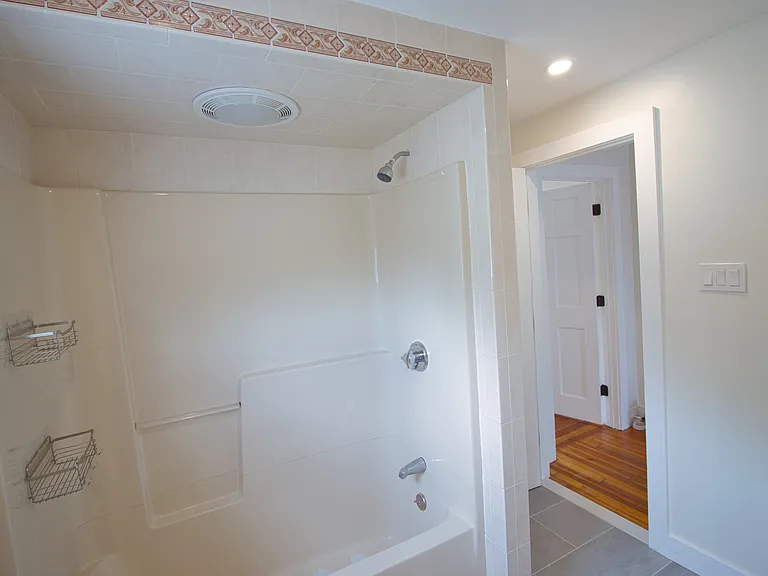 40 Dean Ave — Photo 12