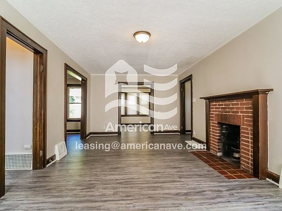 740057_003_living_room_13850762.jpg