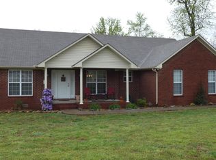 24 Billy Parks Dr, Fayetteville, TN 37334