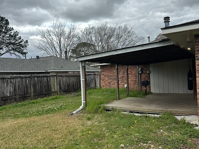 2243 Bernwood Dr — Photo 17