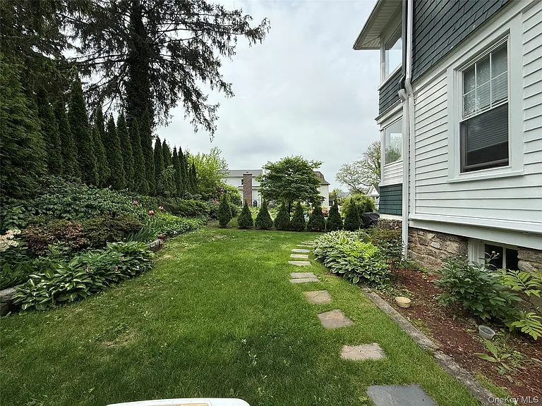 36 Grand Blvd #1 — Photo 15