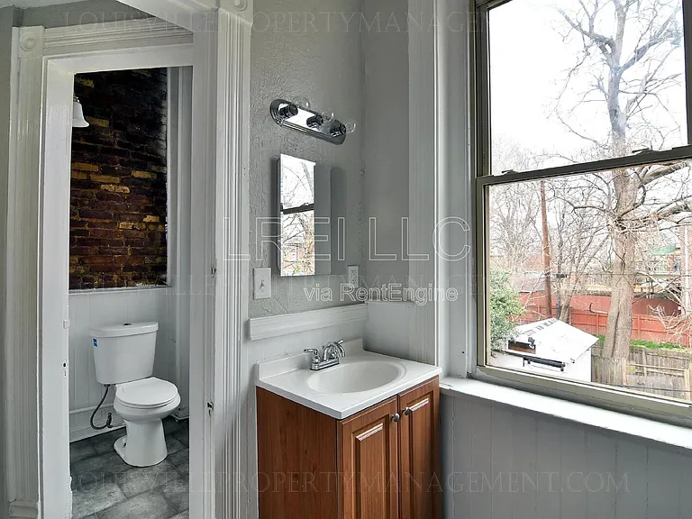 607 E Saint Catherine St #2 — Photo 14