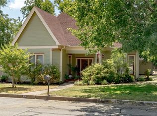 413 W Columbia St, Weatherford, TX 76086