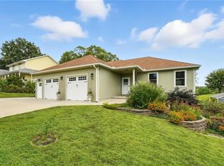 311 Summerset Dr, Weston, MO 64098