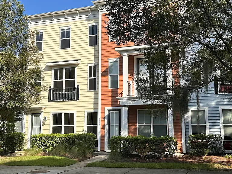 1592 Bluewater Way — Photo 1