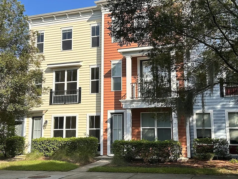 1592 Bluewater Way