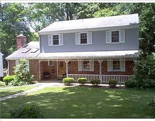 605 Olive St photo 1