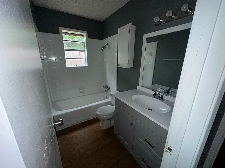 12122 Michael St — Photo 5