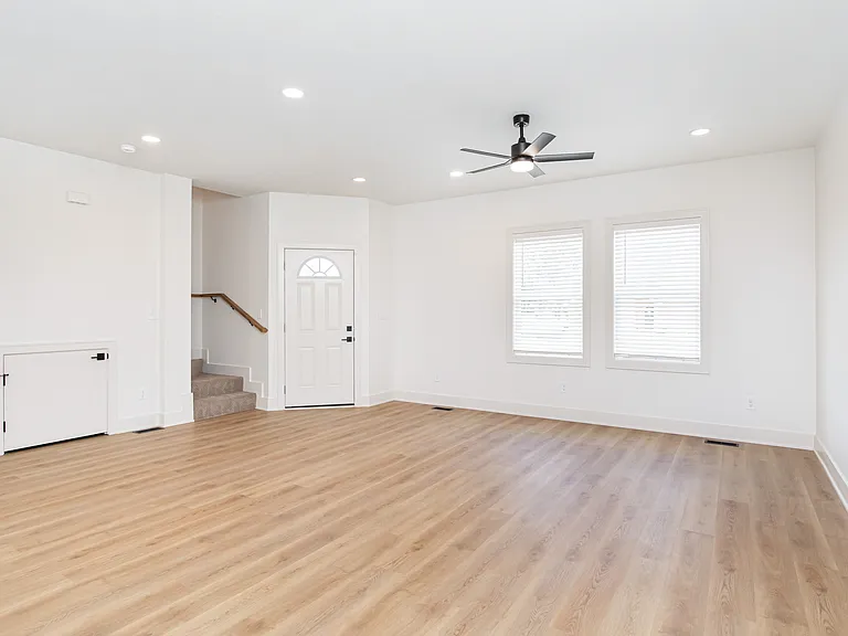 1307 E 22nd St — Photo 13