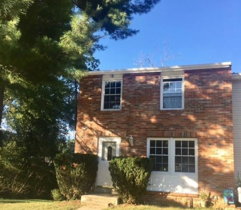 End-unit townhouse