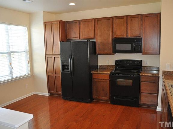 2nd image of 826 Carpenter Glenn Dr