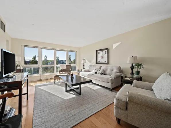 2001 Marina Dr APT 214, Quincy, MA 02171