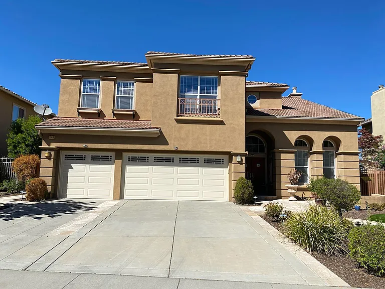 1148 Eagle Cliff Ct — Photo 2