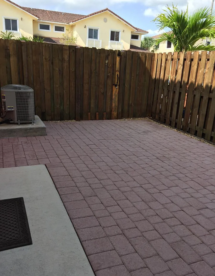 2 bed, 2.5 bath, 1105 sqft, $2,700 — Photo 2