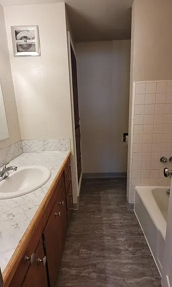274 SE Kingwood Ave — Photo 4