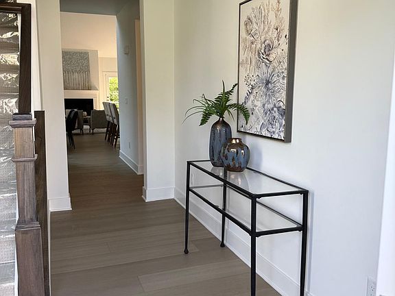 Long Foyer provides depth