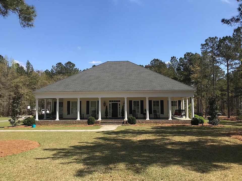 1st image of 405 Woodbridge Cir