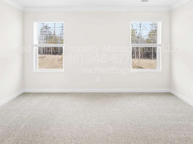 6105 Starview Ter — Photo 10