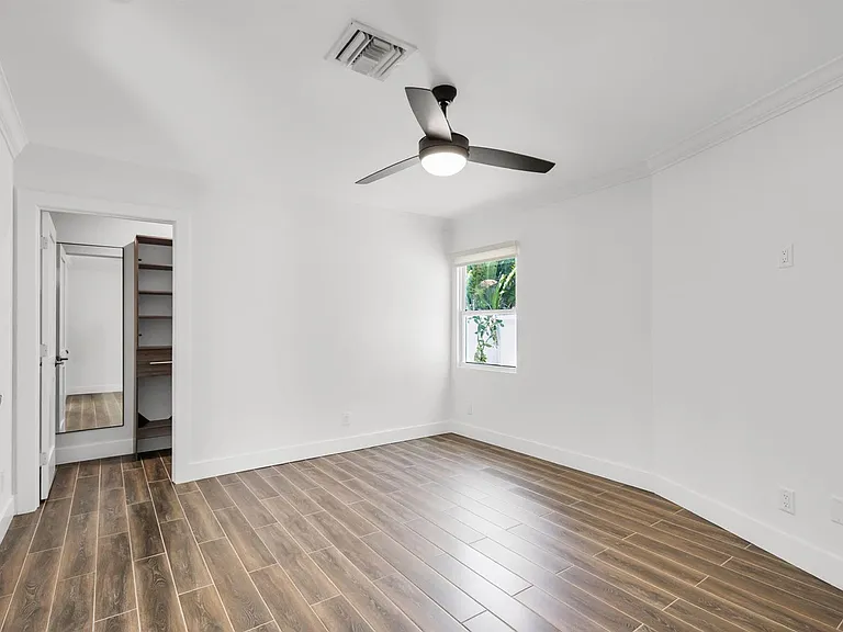 204 W Whitney Dr — Photo 20