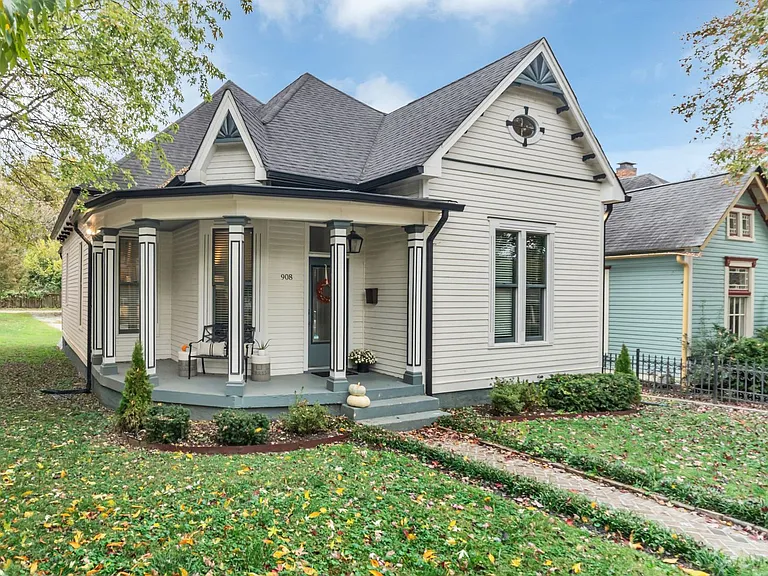 908 Fatherland St — Photo 3